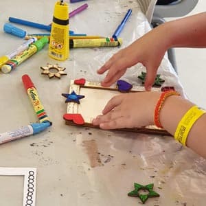 סדנת מסגרות לתמונה, סדנאות יצירה בפאב-לאב מדעטק, קיץ 2019
