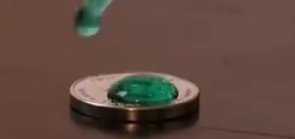 אתגר הטיפות על המטבע